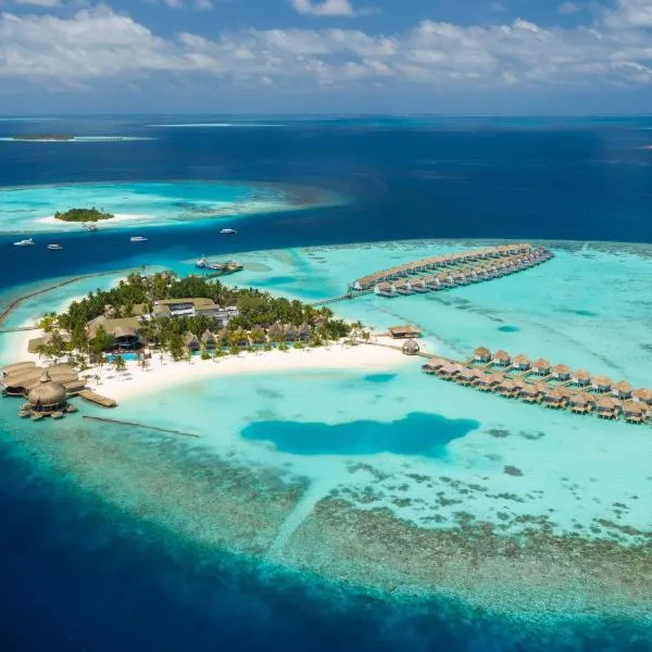 Outrigger Maldives Maafushivaru Resort, хотел в Theluveligaa