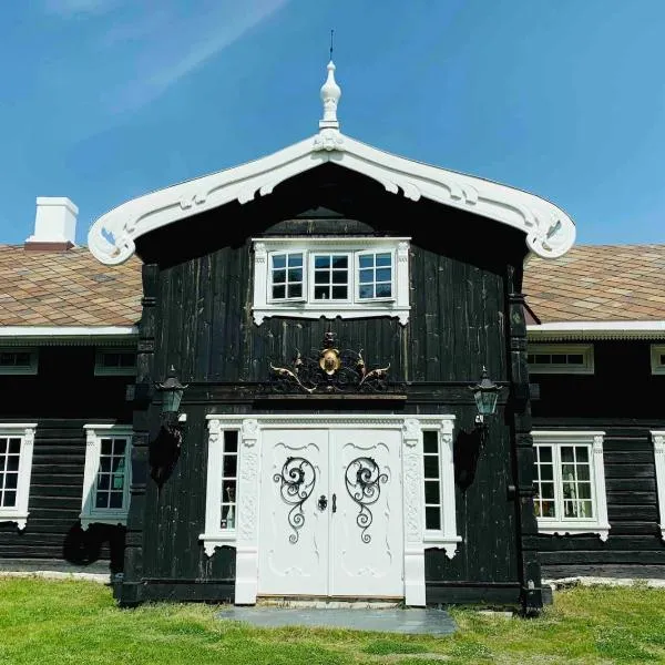 Traditional timber farm with Sauna & Wi-Fi, hotell på Ringebu