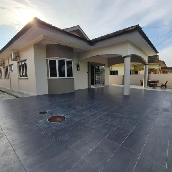 Air-home No 9 Kampung Boyan, 4BR, 9pax, Netflix，太平的飯店