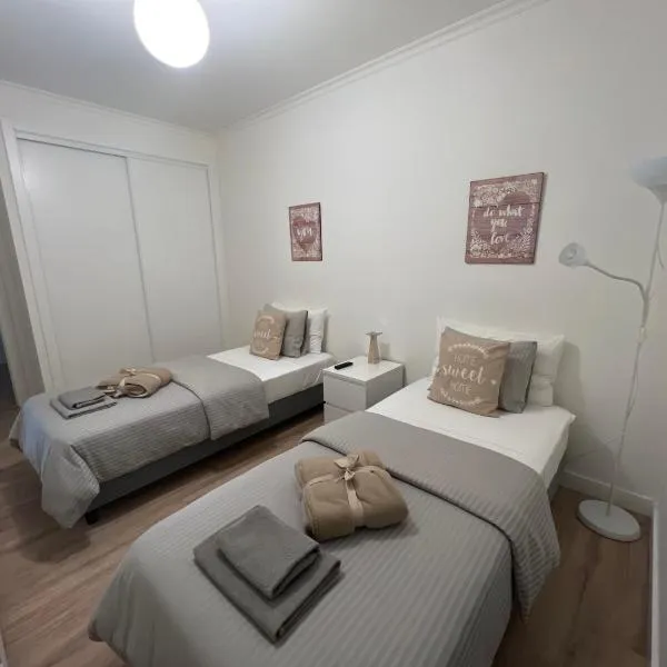 Modern Twin Room with a balcony, hotel in Montijo