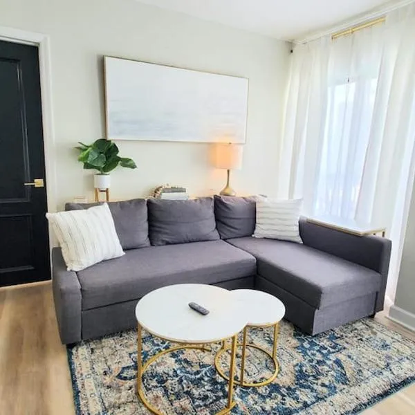 Remodeled 2BD/2BA Condo mins from Universal Studio, hotel en Orlando