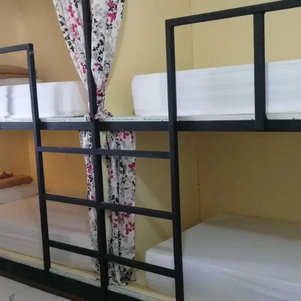 บ้านโอเค โฮสเทล OK HOME hostel, viešbutis mieste Ban Khlong Thewa