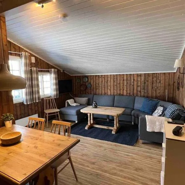 Koselig hytte med uteplas ved Hallingdalselva, hotell i Hemsedal