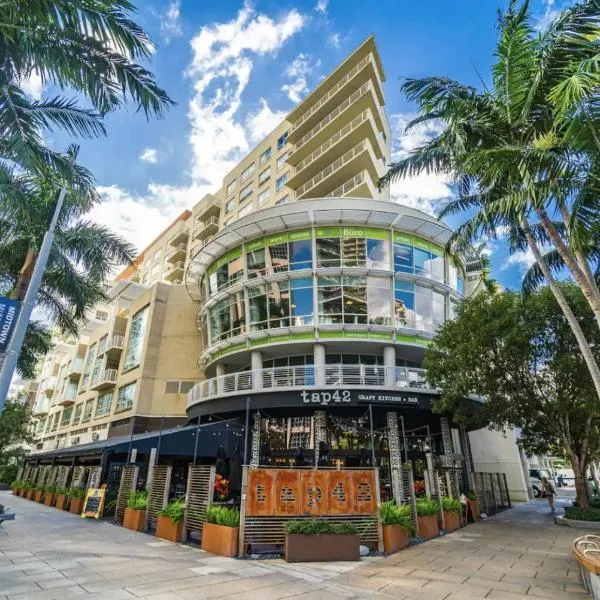 Spacious 2BD 2BTH at Midblock, Hotel in Miami