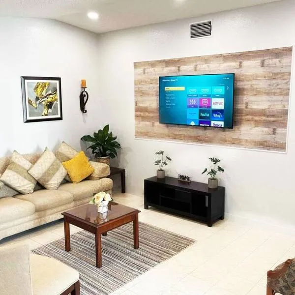 Amazing & cozy Duplex near Zoo Miami !, hotel in Miami