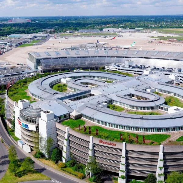 Sheraton Duesseldorf Airport Hotel, hotel v mestu Düsseldorf