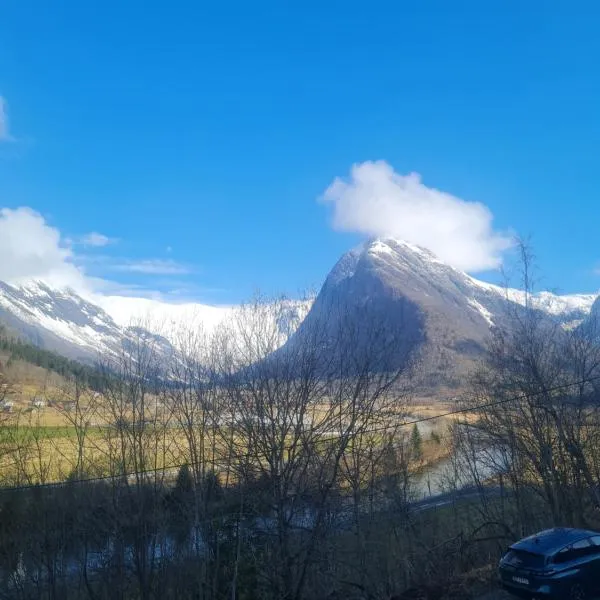 Fjærland Våteviksvegen 17, hotell i Fjærland