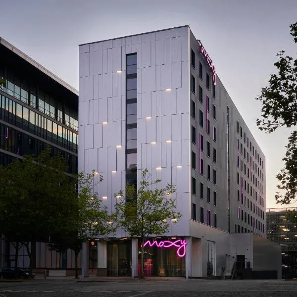 Moxy Milton Keynes، فندق في Milton Keynes