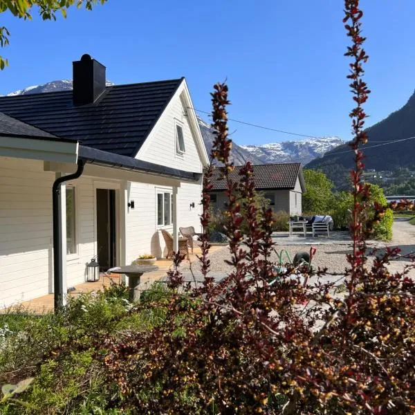 Cozy house in Eidfjord, hotell i Eidfjord