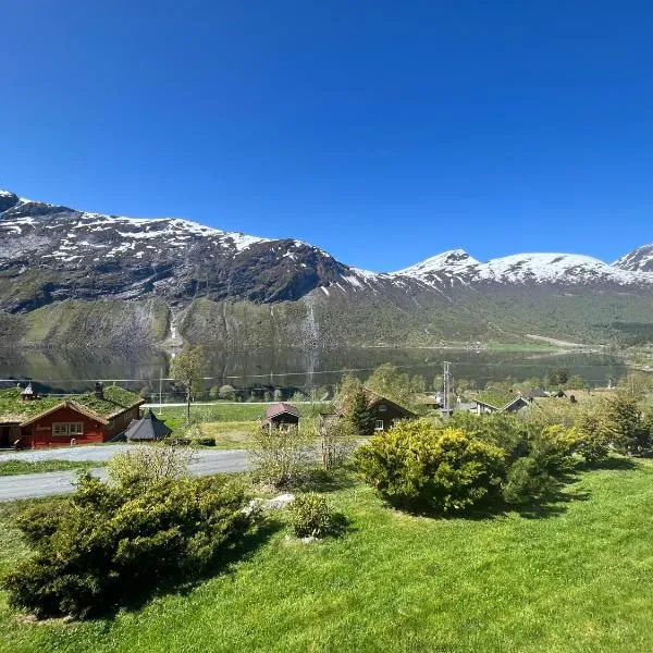 Cabin near the lake: Geiranger şehrinde bir otel