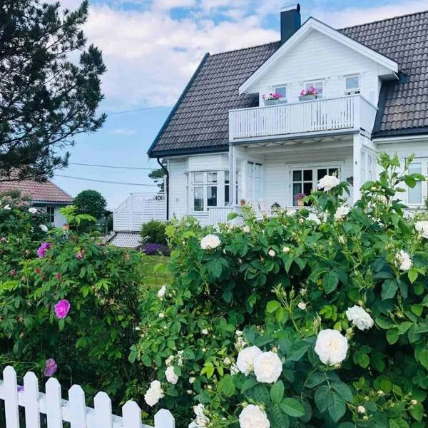 Lenes hus, hotell i Skjærhalden