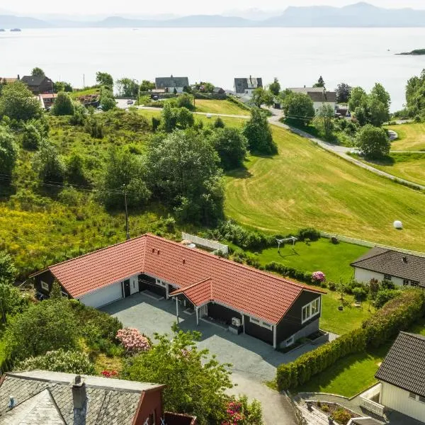 Villa i Bjørnafjorden, hotell i Bekkjarvik