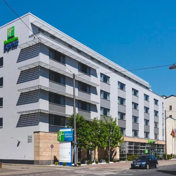 Holiday Inn Express Frankfurt Messe, an IHG Hotel, hotell i Frankfurt am Main