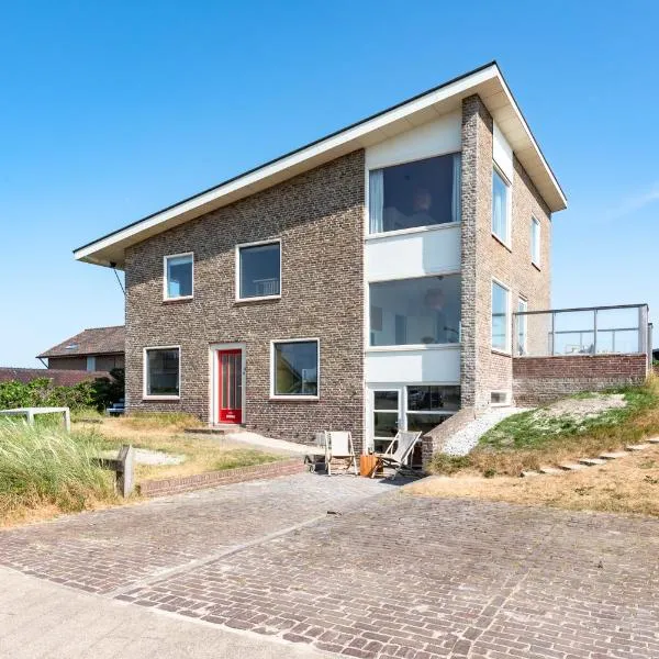 Zeezicht Villa Zee aan het strand, hotell i Bergen aan Zee