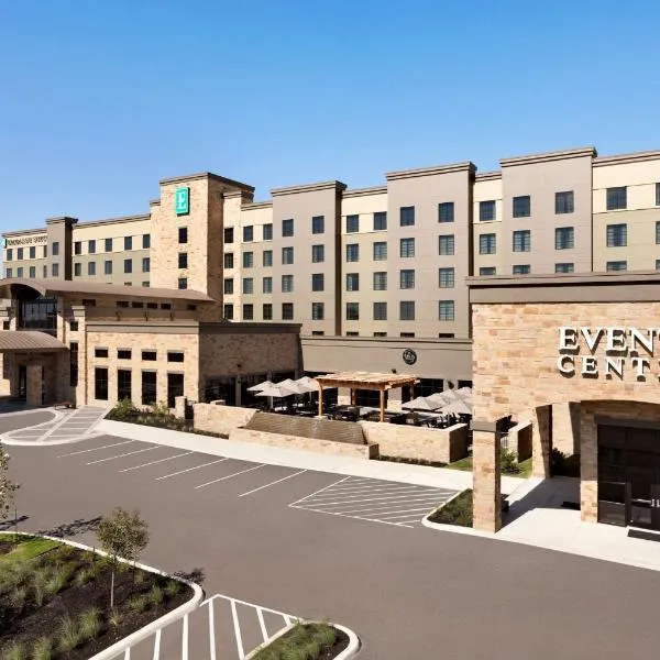 Embassy Suites San Antonio Brooks City Base Hotel & Spa, hotel en San Antonio