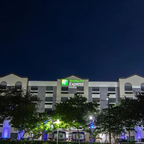 Holiday Inn Express and Suites Fort Lauderdale Airport West, an IHG Hotel, hotel in Davie