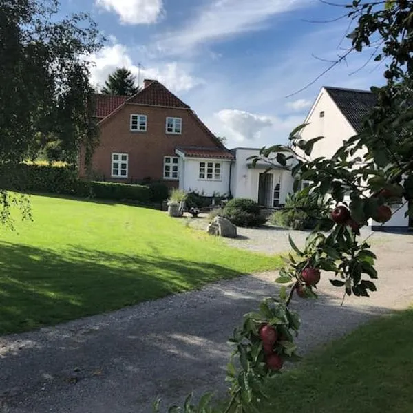 Ferielejlighed til 2 personer, hotel i Ebeltoft