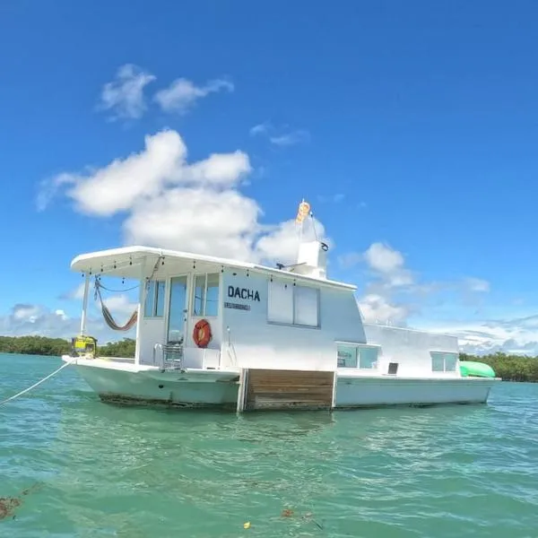 Beautiful Houseboat in Key West, hotel a Key West