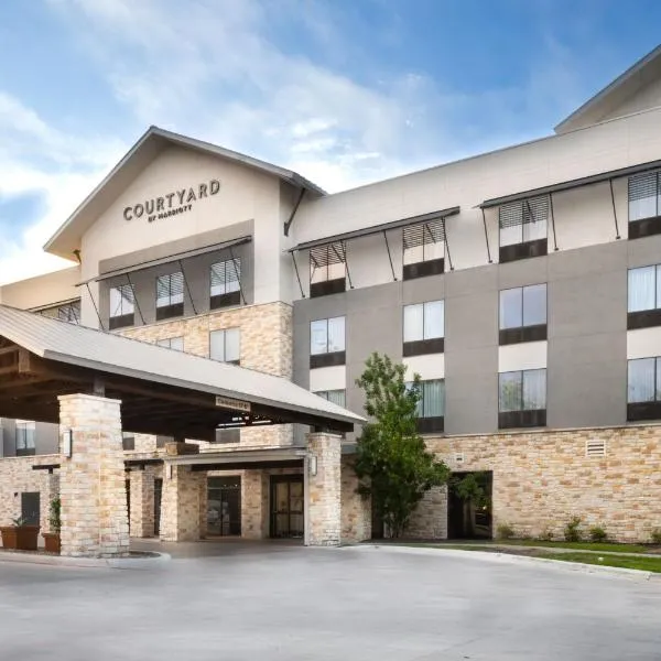 Courtyard by Marriott New Braunfels River Village, хотел в Ню Браунфелс