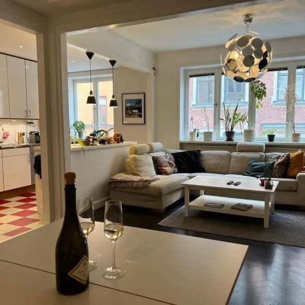 Apartment in the middle of So-Fo, Södermalm, 67sqm โรงแรมในสต็อกโฮล์ม