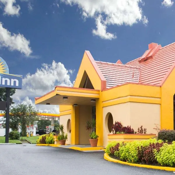 Days Inn by Wyndham Ocala North, hotel in Orange Lake