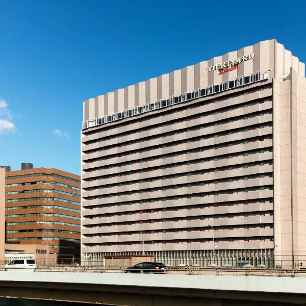 Courtyard by Marriott Shin-Osaka Station, hotel din Suita