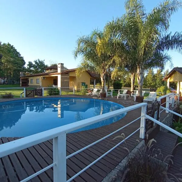 Bungalows El Zarateno, hotel in Colón