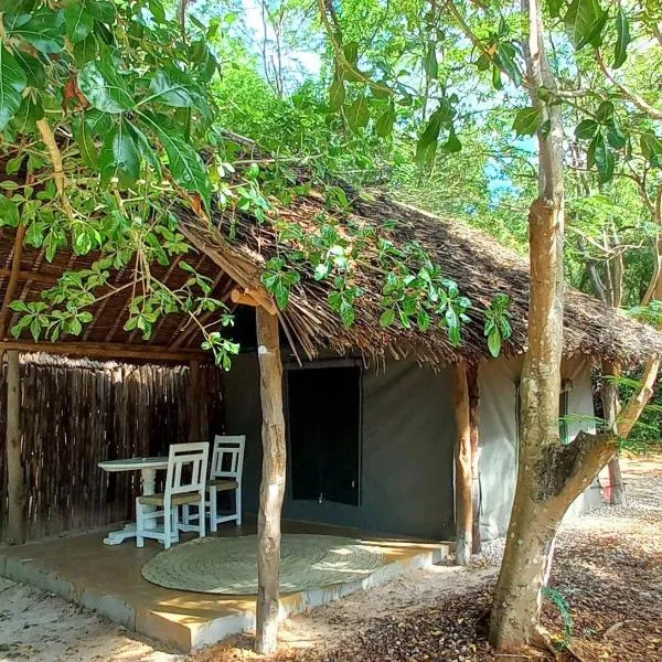 Penda Kula에 위치한 호텔 Bamba Kofi Tented Camp