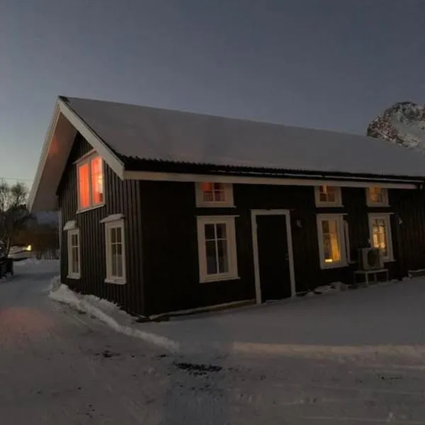 Lofoten- Feriehus Fjøsen, viešbutis mieste Kabelvogas