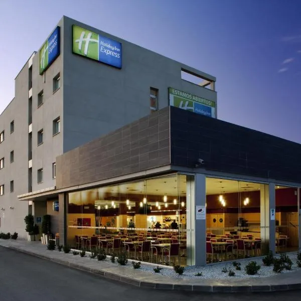 Holiday Inn Express Málaga Airport, an IHG Hotel, hotelli Malagassa