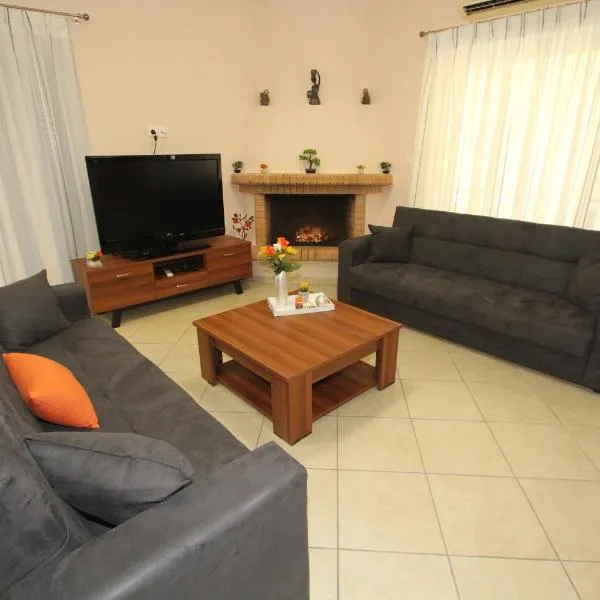 SPACIOUS COUNTRY APARTMENT, hotel em Vravrona