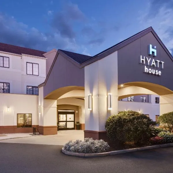 Hyatt House Boston Waltham, מלון Waltham