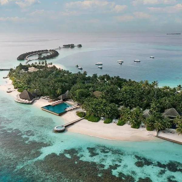 Huvafen Fushi – hotel w mieście Kudahitty