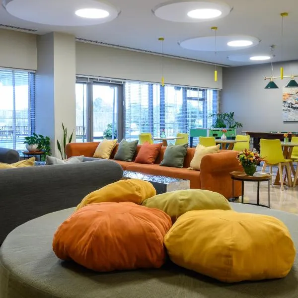 Sadot Hotel Ben Gurion Airport - an Atlas Boutique Hotel, хотел в Bene ‘Atarot