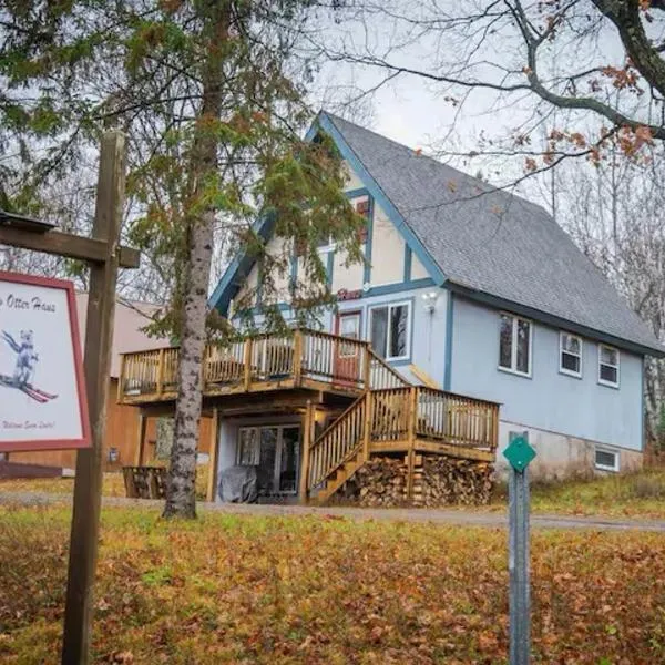 Snow Otter Haus - 1, Hotel in Bessemer