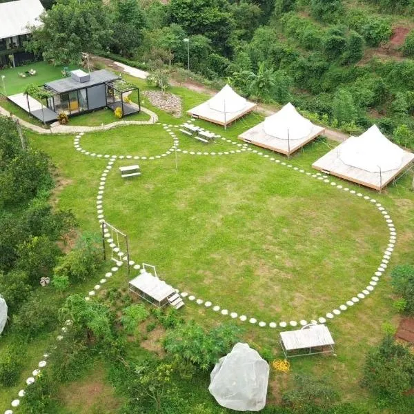 Ora Hill Farmstay & Glamping Hoa Binh, hótel í Cao Phong