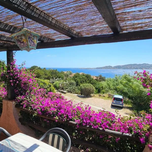 LA TERRAZZA SUL MARE - panoramic cottage overlooking sea and Caprera island in a quiet residential area - 150 mt from the sea, hotel Porto Cervóban