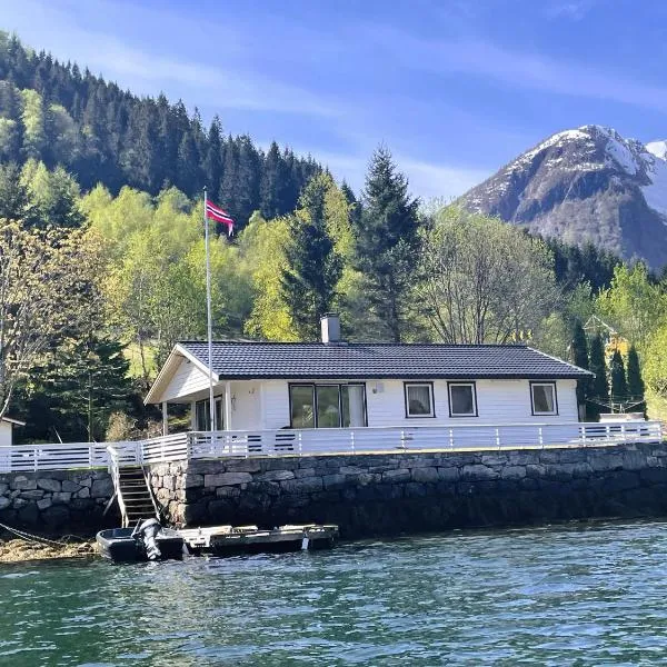 Der Fjordtraum in Balestrand direkt am Wasser, hotell i Balestrand