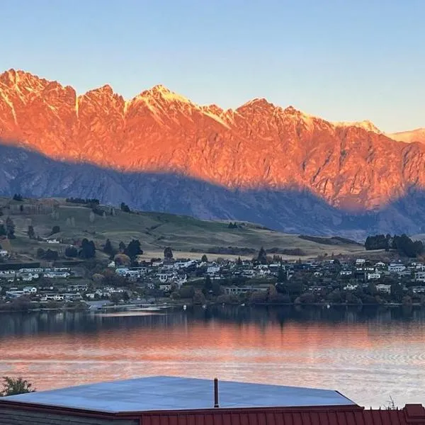 Lakeview Home Retreat at Queenstown Hill, hotel Queenstownban