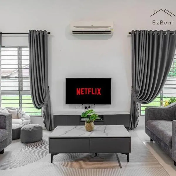 Semi-D Black & White Retreat with Free NetFlix WiFi，太平的飯店