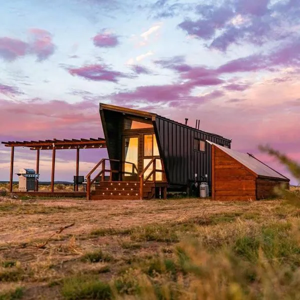 Grand Canyon Stargazing Off-Grid Tiny Home, hotel em Valle