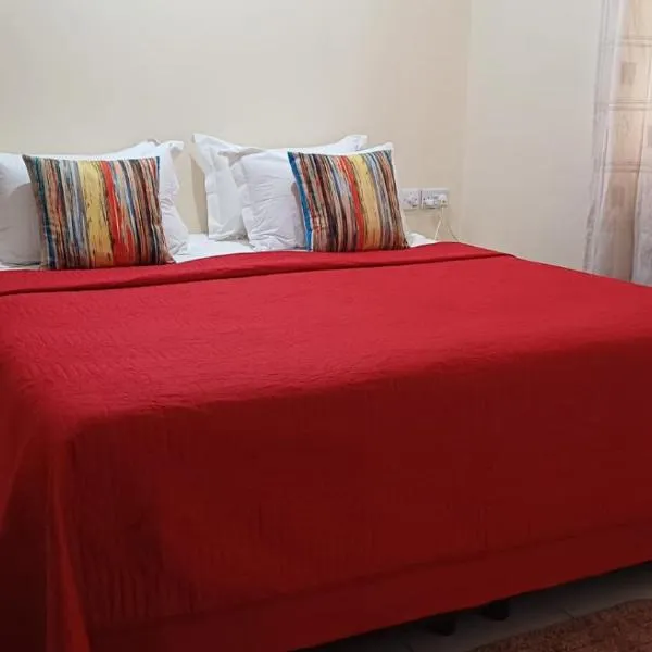 Modern 3-Bedroom Apartment with Pool and Basketball Court in Buxton Point, Mombasa, hotel in Mombasa