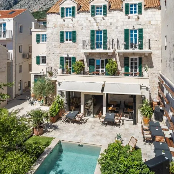 NEW - Casa Columba - 4 Star Luxury Rooms with Outdoor Pool & Private Garden, hotel sa Makarska