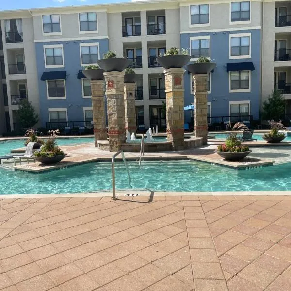 Convenient Spacious 2Bed 2Bath, hotel u gradu 'Frisco'