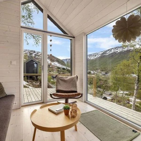 Tiny Mountain Cabin I, hotell i Stranda