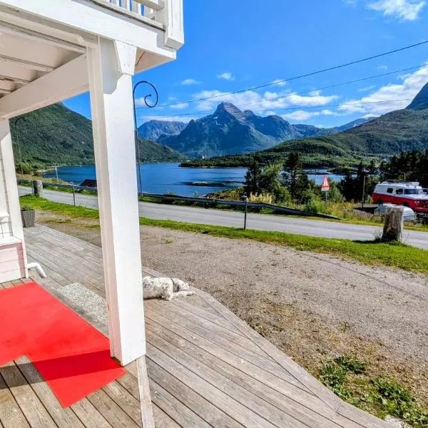 Exclusive and Cosy! Sea and Mountian View - Superfast Wifi, Washer and more included, hotell på Sortland