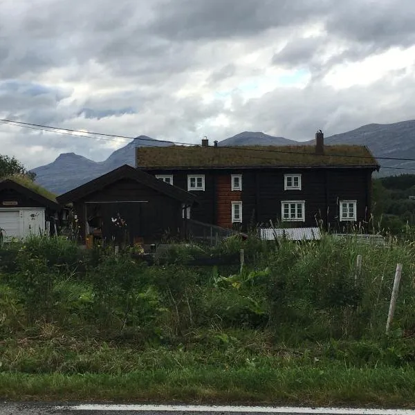 Hyggelig lite bosted ved sjøen, nær sentrum i Valnesfjord, hotell på Fauske