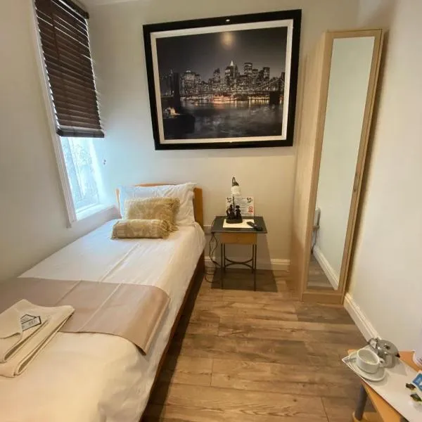 Alexander Hotel Fully Refurbished All Rooms En-suite, hotel em Blackpool