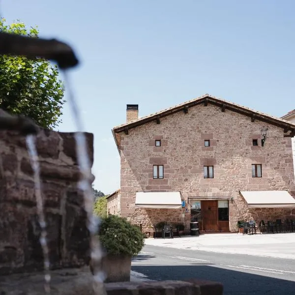 Hotel Rural LATORRIÉN DE ANE, hotel di Los Arcos