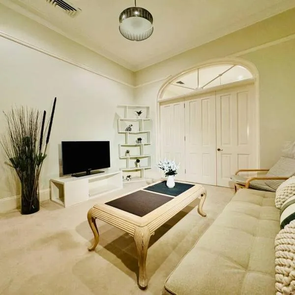 House 3 bedrooms 2 baths 2 parkings in Mosman, hotel en Sídney